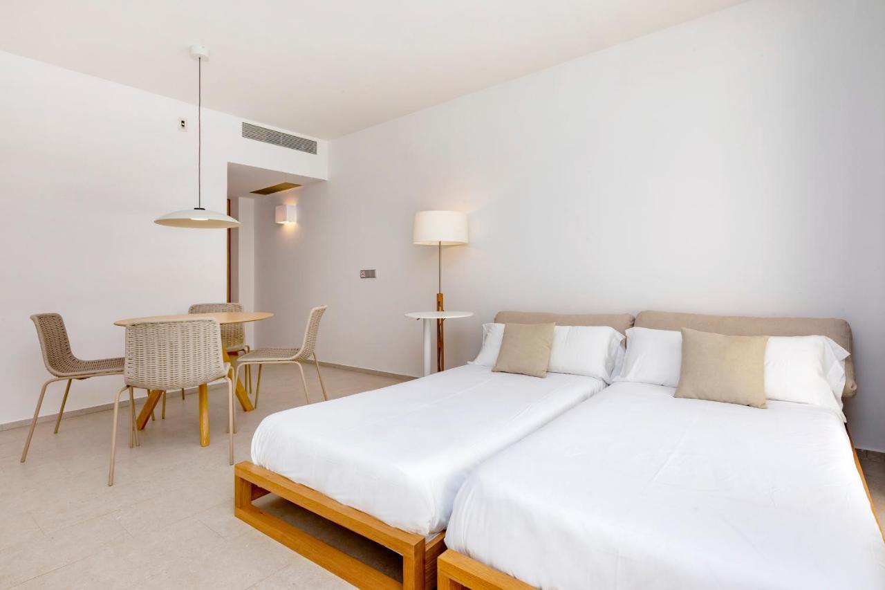 פלאיה מיג'ורן Ses Eufabietes Apartments & Restaurant מראה חיצוני תמונה