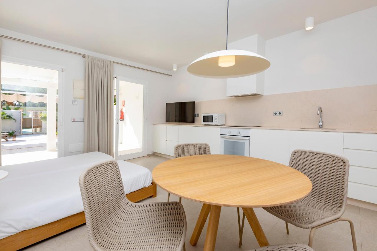 פלאיה מיג'ורן Ses Eufabietes Apartments & Restaurant מראה חיצוני תמונה