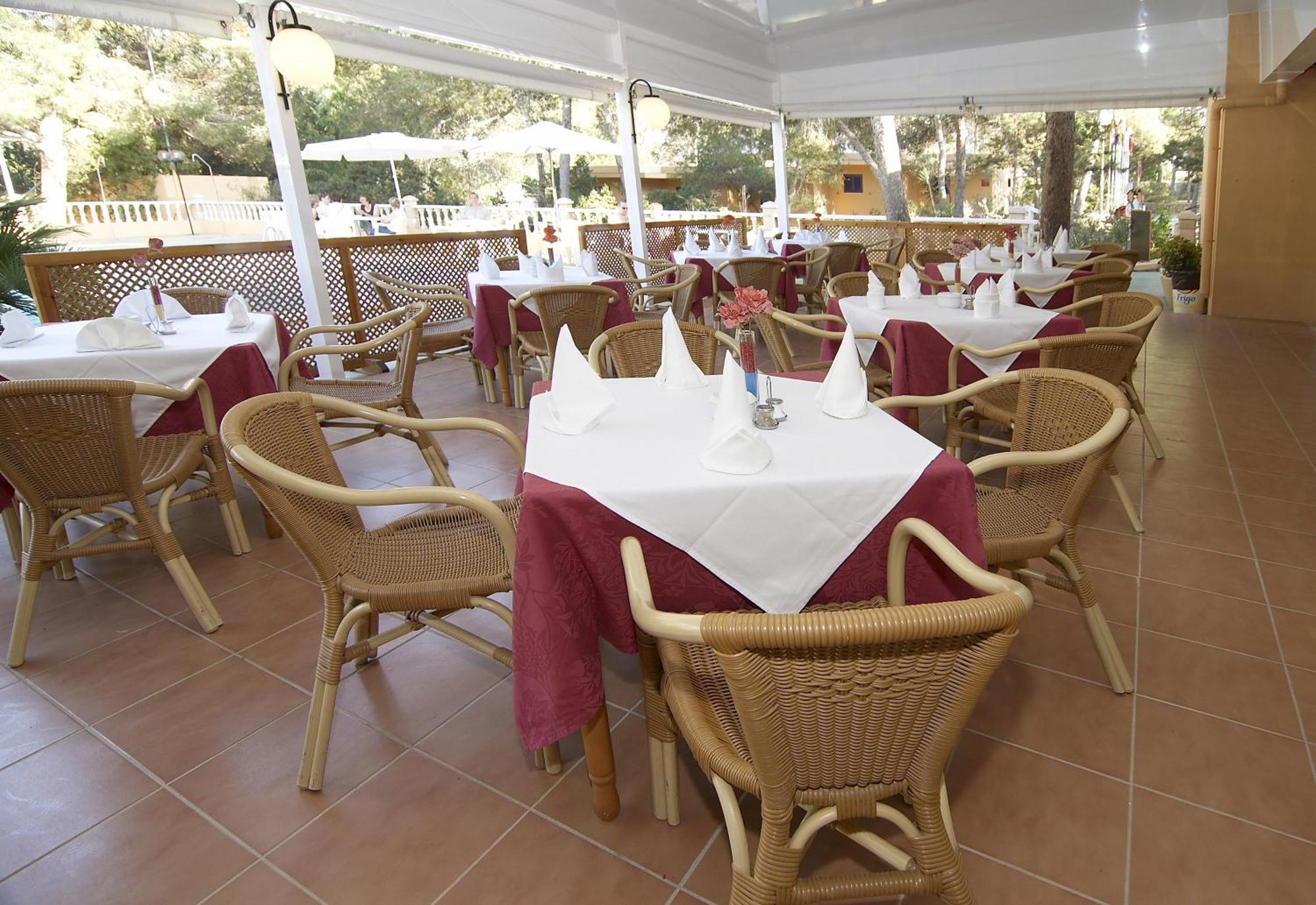 פלאיה מיג'ורן Ses Eufabietes Apartments & Restaurant מראה חיצוני תמונה