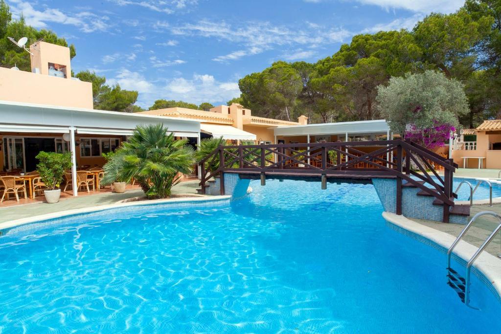 פלאיה מיג'ורן Ses Eufabietes Apartments & Restaurant מראה חיצוני תמונה