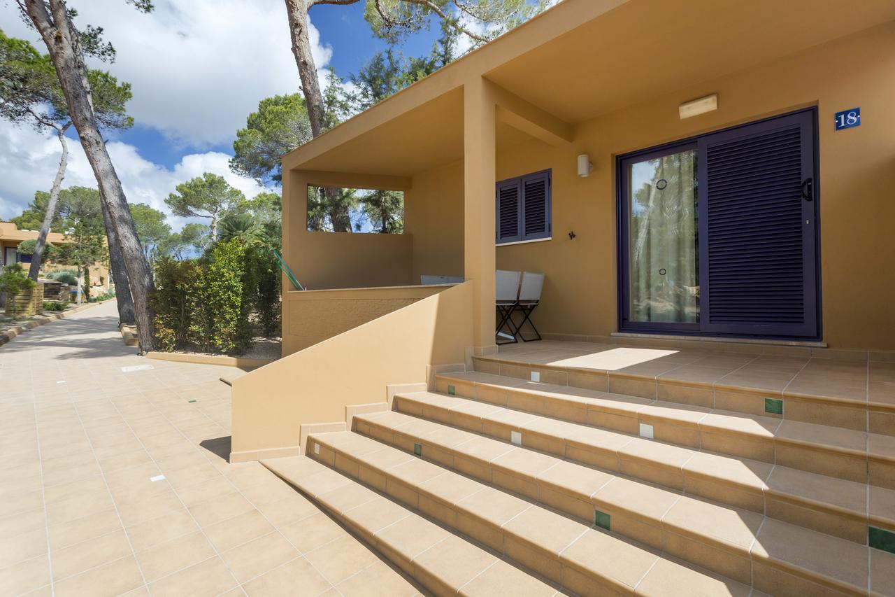 פלאיה מיג'ורן Ses Eufabietes Apartments & Restaurant מראה חיצוני תמונה