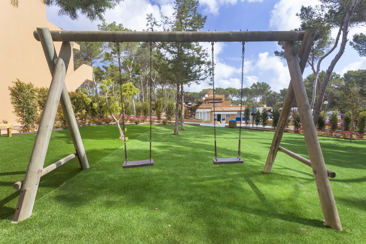 פלאיה מיג'ורן Ses Eufabietes Apartments & Restaurant מראה חיצוני תמונה