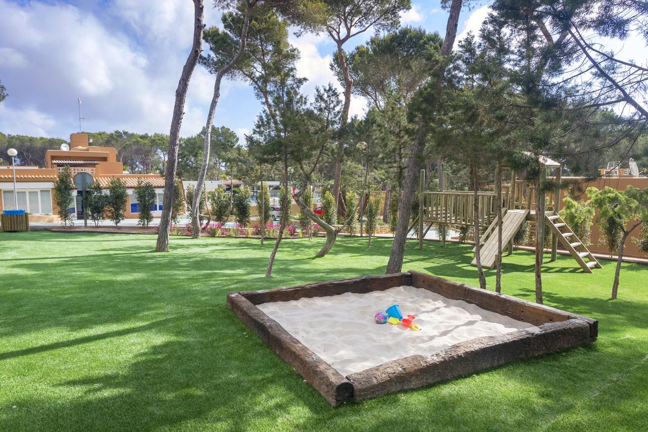 פלאיה מיג'ורן Ses Eufabietes Apartments & Restaurant מראה חיצוני תמונה