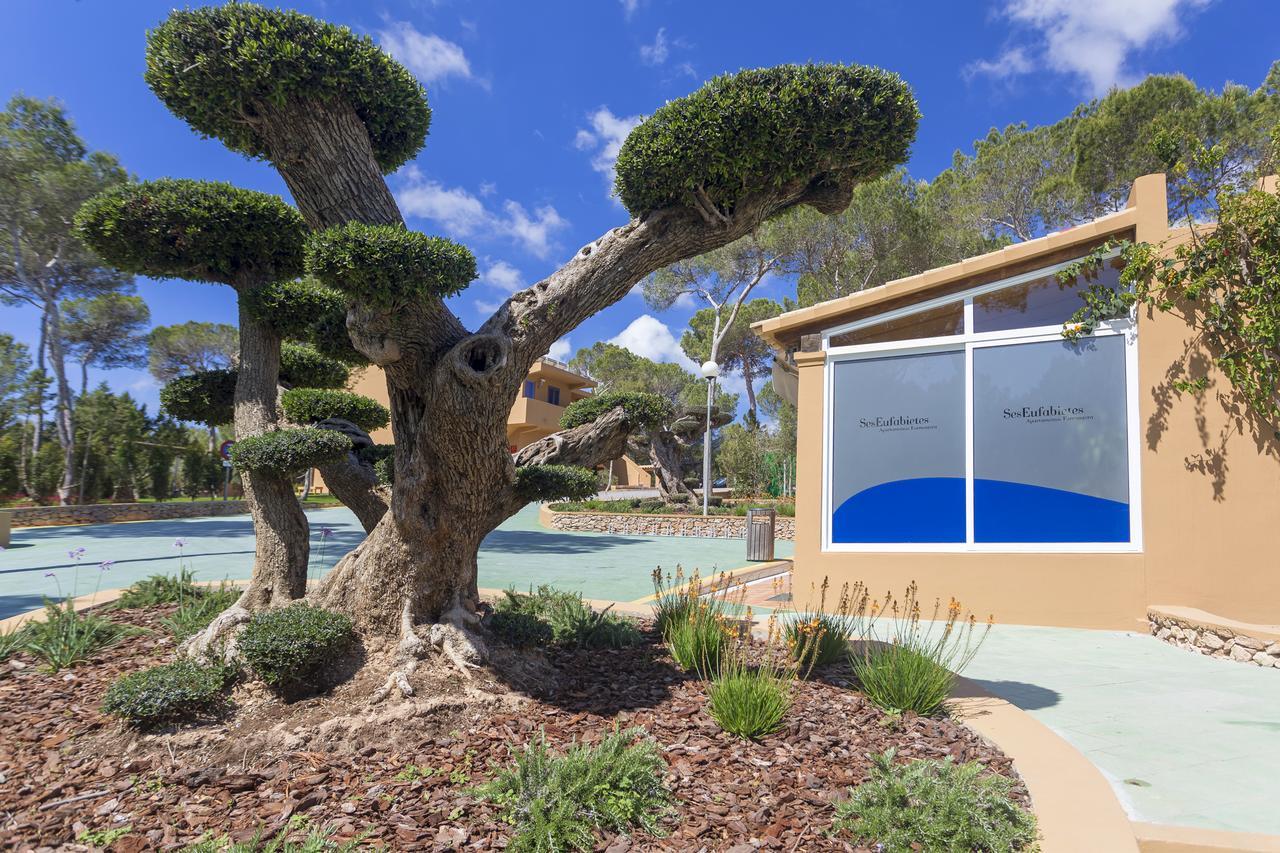 פלאיה מיג'ורן Ses Eufabietes Apartments & Restaurant מראה חיצוני תמונה