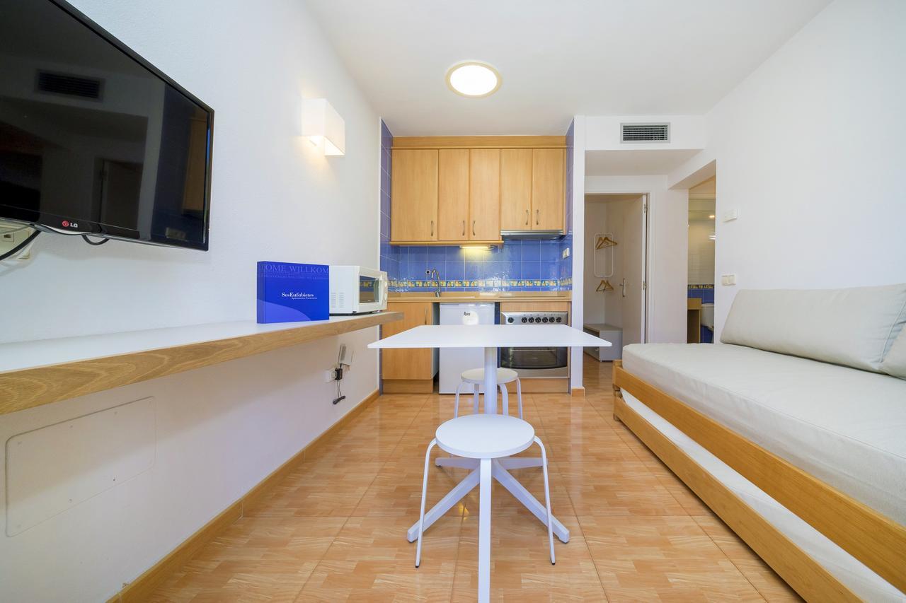 פלאיה מיג'ורן Ses Eufabietes Apartments & Restaurant מראה חיצוני תמונה