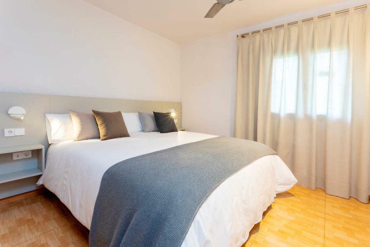 פלאיה מיג'ורן Ses Eufabietes Apartments & Restaurant מראה חיצוני תמונה